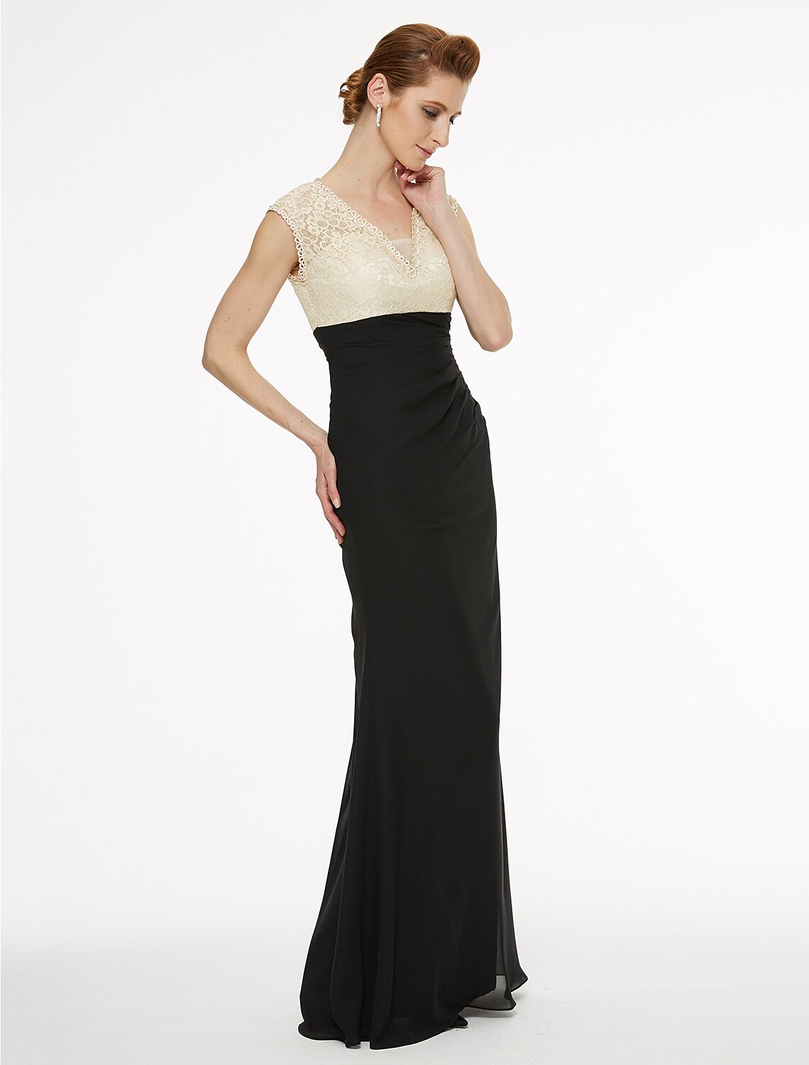 Sheath / Column V Neck Floor Length Chiffon / Lace Mother of the Bride Dress