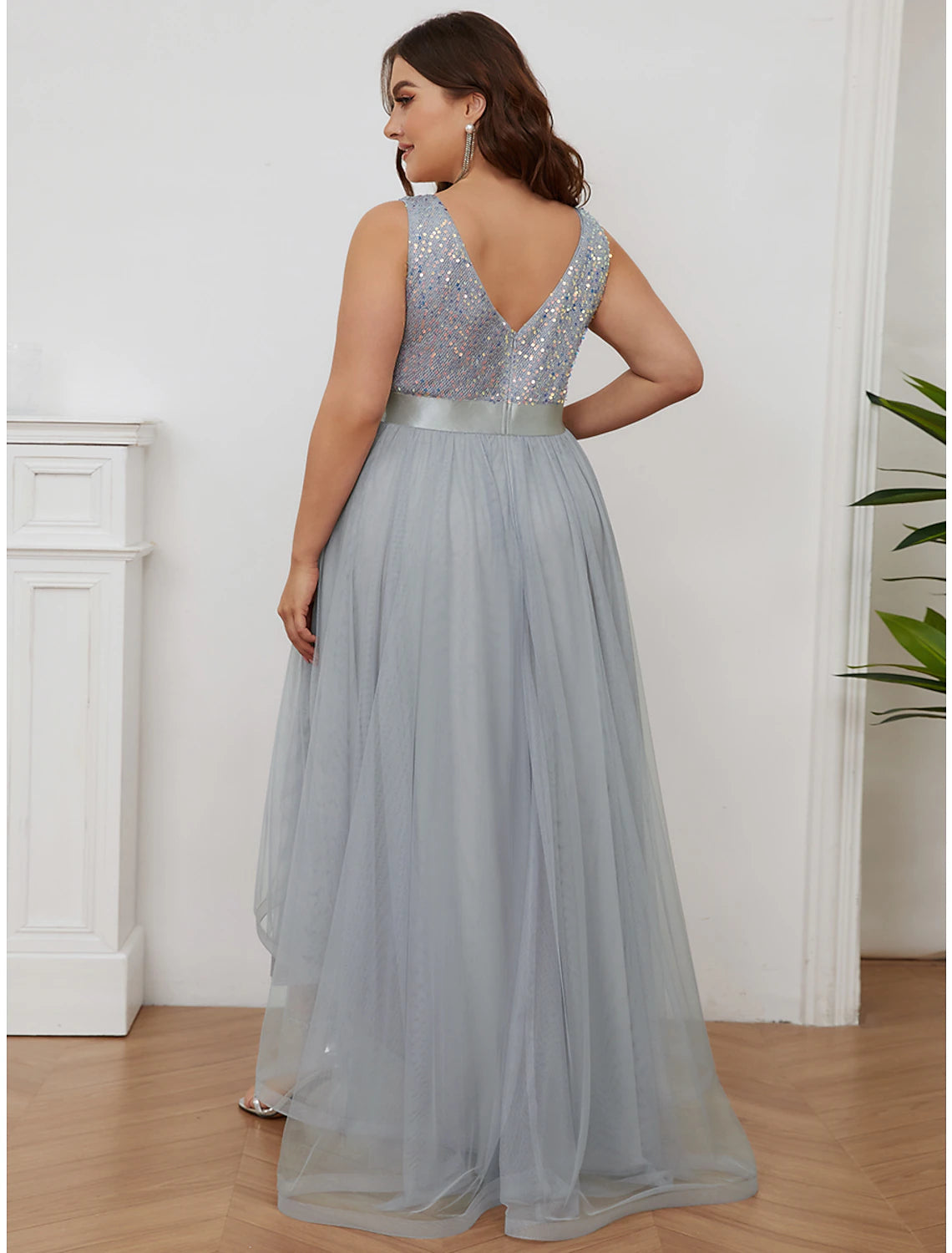 A-Line Bridesmaid Dress V Neck Sleeveless Elegant Asymmetrical Sequined with Sequin