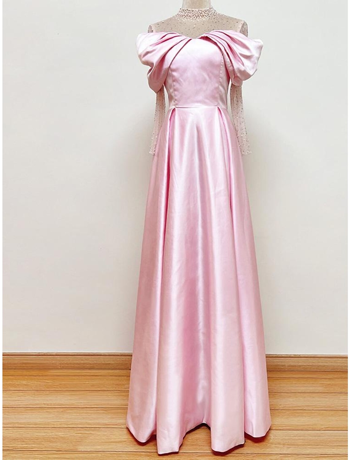 A-Line Evening Gown Elegant Dress Formal Prom Floor Length Short Sleeve Sweetheart Satin with Ruched Pearls