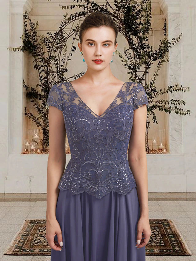 A-Line Mother of the Bride Dress Plus Size Elegant V Neck Floor Length Chiffon Lace Sequined Short Sleeve with Pleats