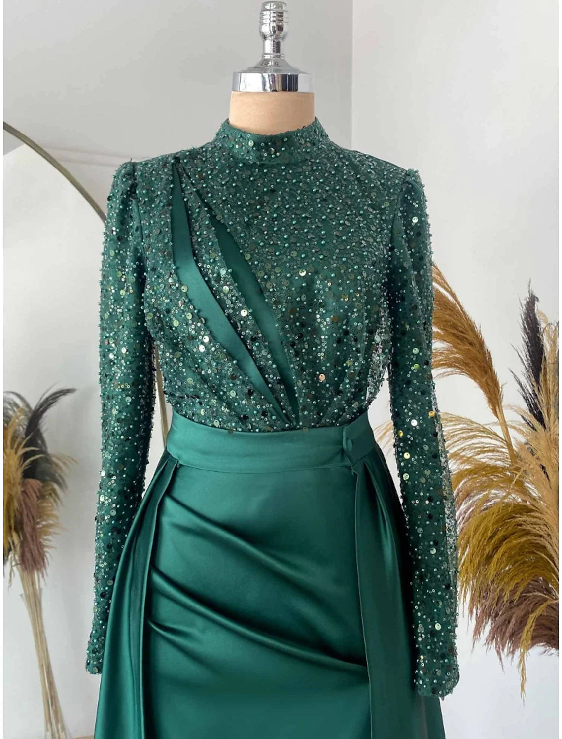 Sheath Formal Dress Evening Gown Christmas Red Green Dress Formal Sweep / Brush Train Long Sleeve Jewel Neck Satin with Pleats Ruched