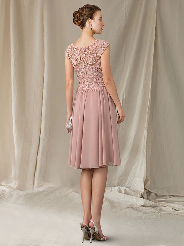 A-Line Mother of the Bride Dress Elegant Jewel Neck Knee Length Chiffon Lace Sleeveless with Pleats