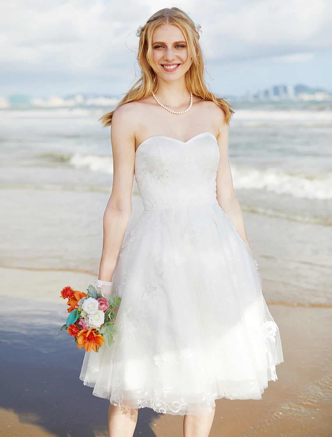 Hall Boho Wedding Dresses A-Line Sweetheart Strapless Knee Length Lace Bridal Gowns