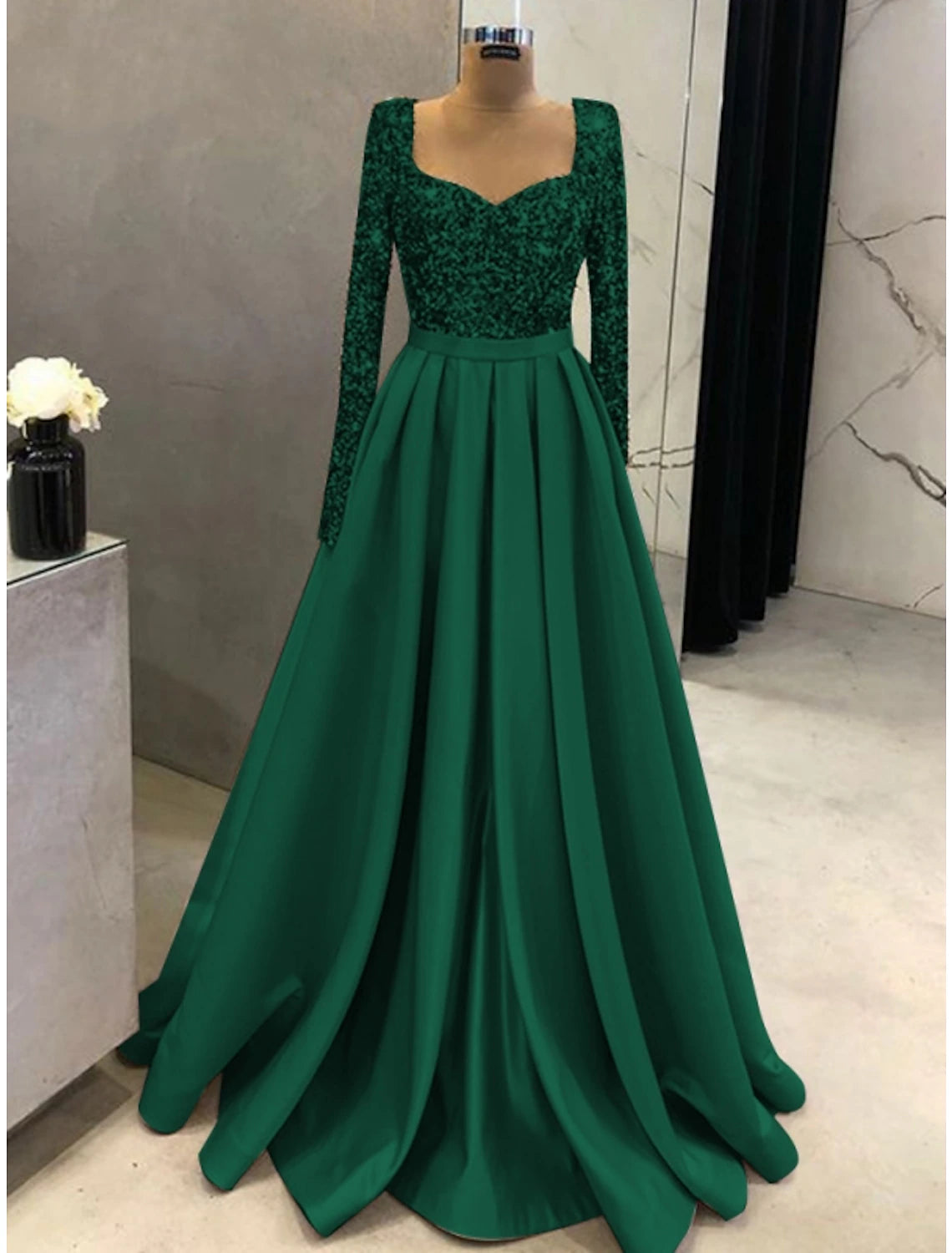 A-Line Evening Gown Sparkle & Shine Black Dress Formal Fall Sweep / Brush Train Long Sleeve Square Neck Satin