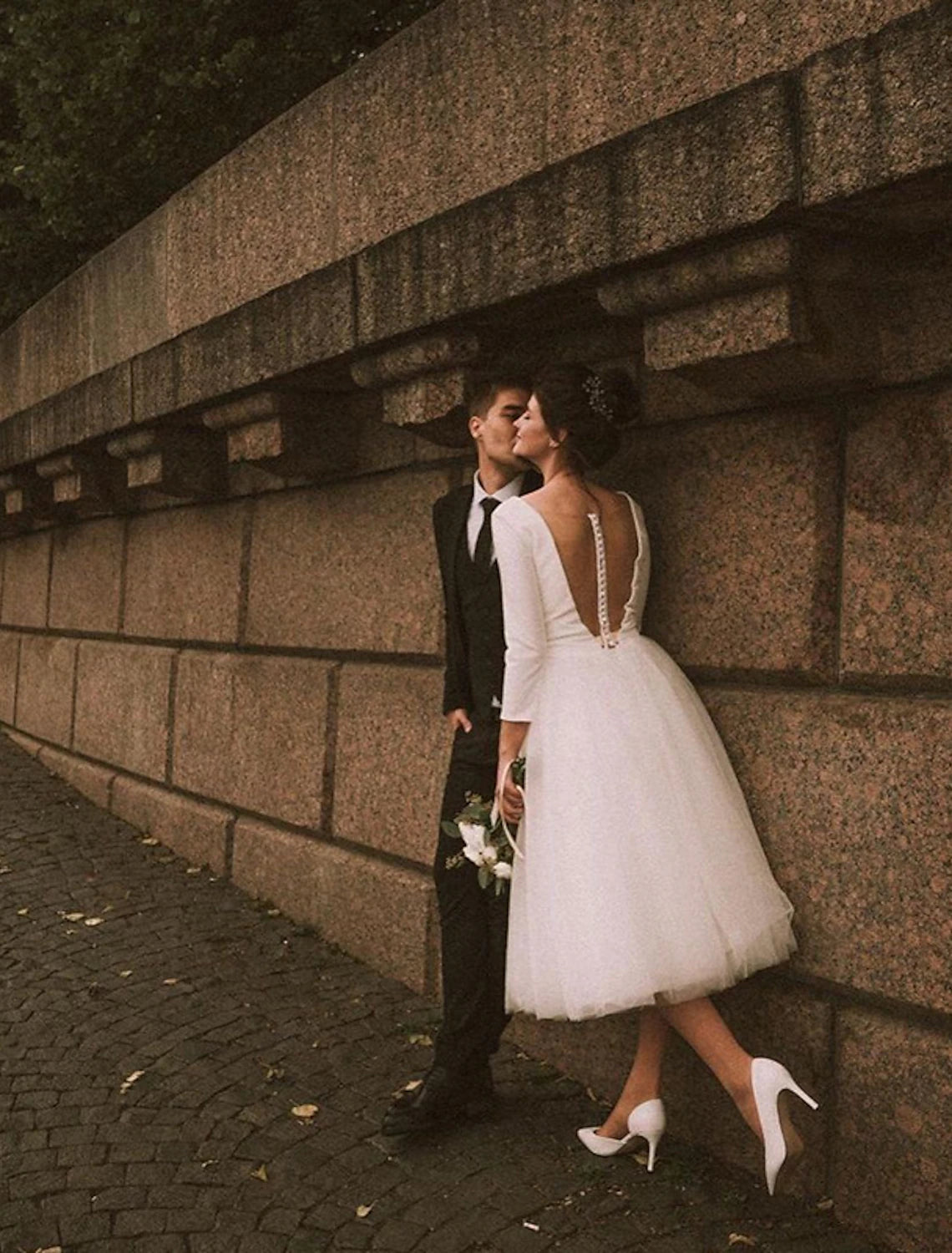 Reception Vintage 1940s / 1950s Little White Dresses Wedding Dresses A-Line V Neck Long Sleeve Tea Length Satin Bridal Gowns