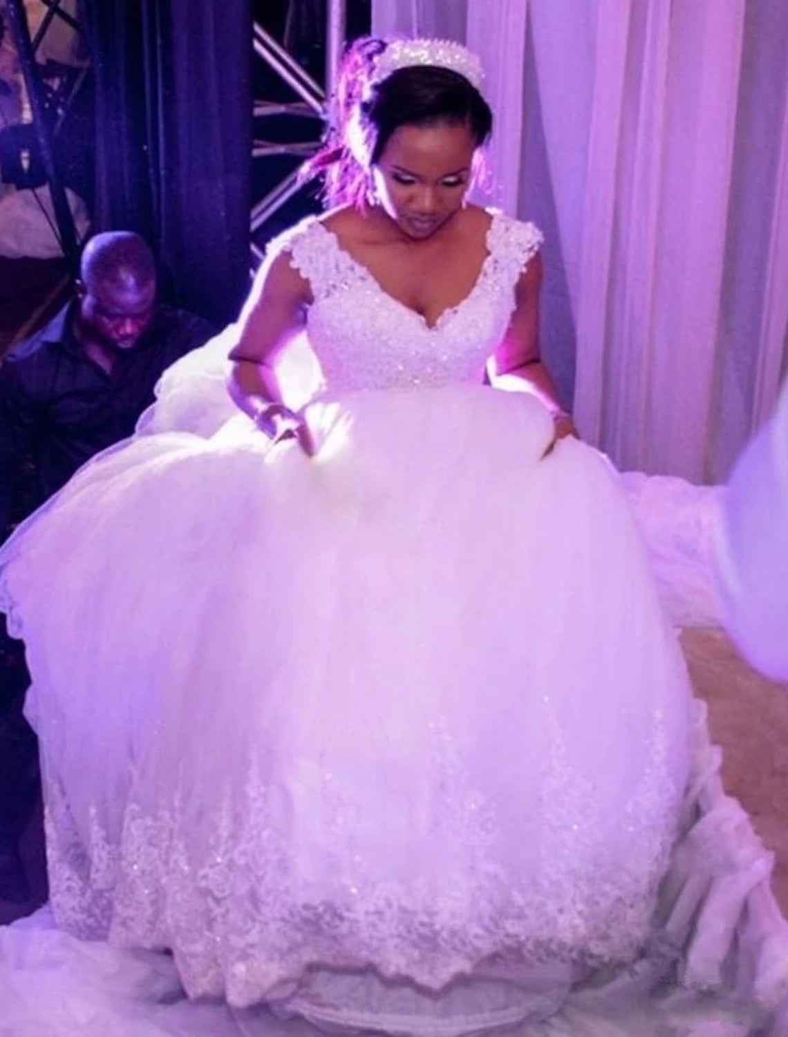 Sexy Formal Wedding Dresses Ball Gown V Neck Cap Sleeve Chapel Train Lace Bridal Gowns With Beading