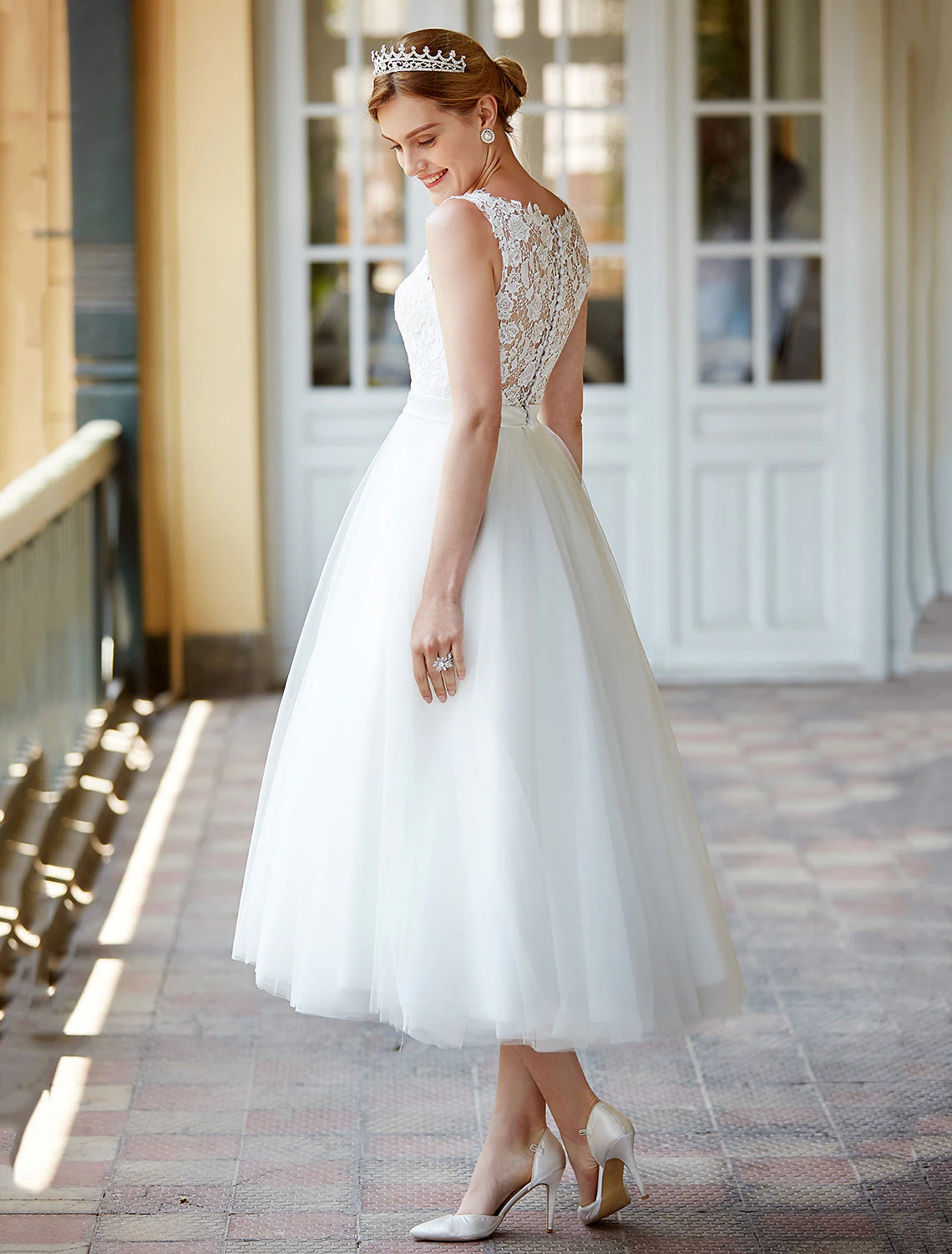 Reception Little White Dresses Wedding Dresses A-Line Illusion Neck Sleeveless Tea Length Lace Bridal Gowns With Sashes / Ribbons
