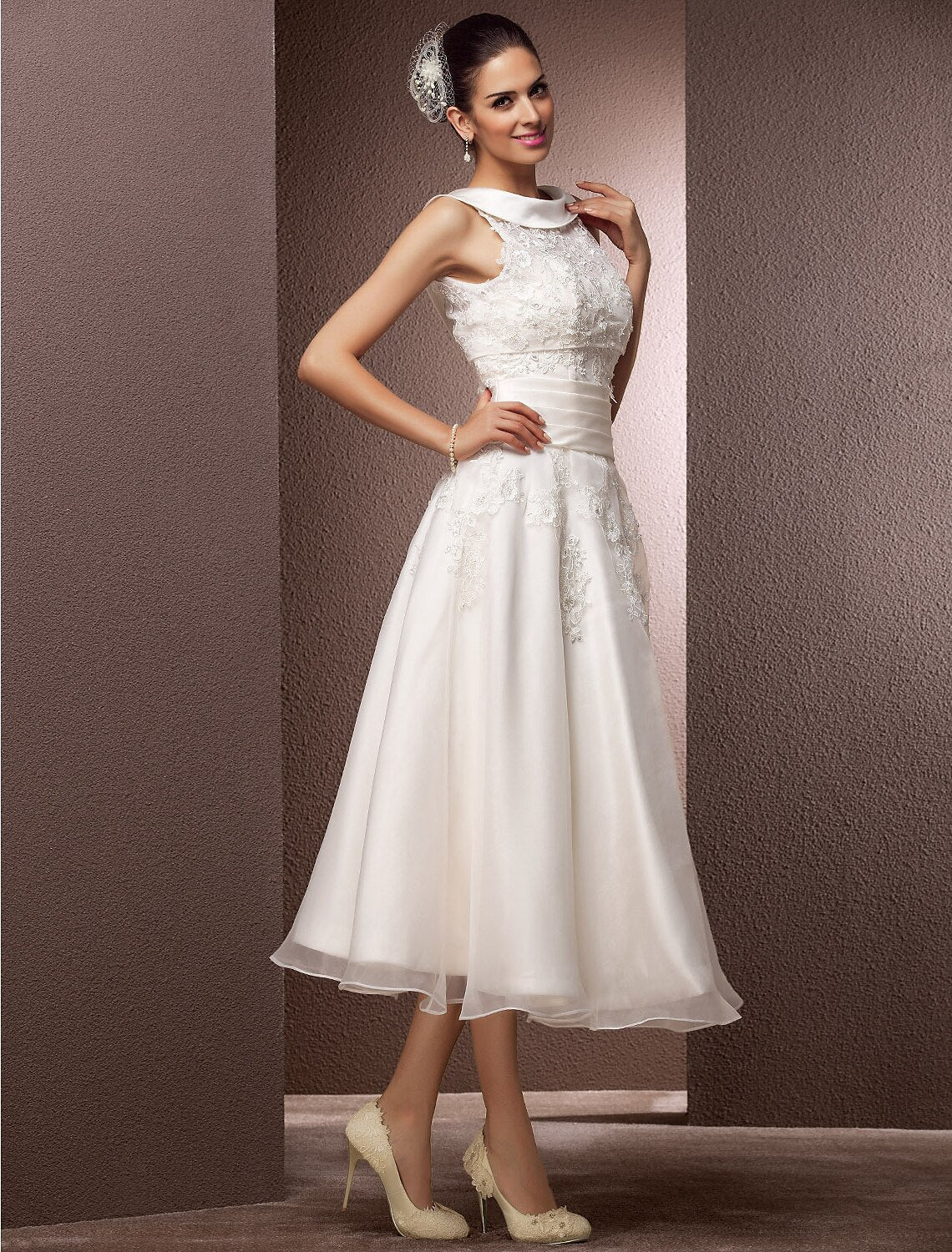 Hall Wedding Dresses Tea Length A-Line Sleeveless Illusion Neck Lace With Pearl