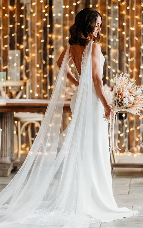 Simple Casual Trumpet V-neck Sleeveless Wedding Dress for Women Floor-length with V Back Long Train Elegant