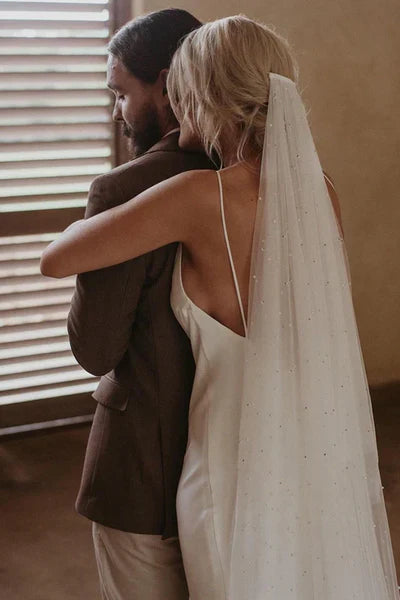 Spaghetti Straps V-neck Simple Beach Wedding Dress White Sexy Without Wedding Veil