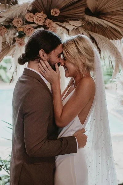 Spaghetti Straps V-neck Simple Beach Wedding Dress White Sexy Without Wedding Veil