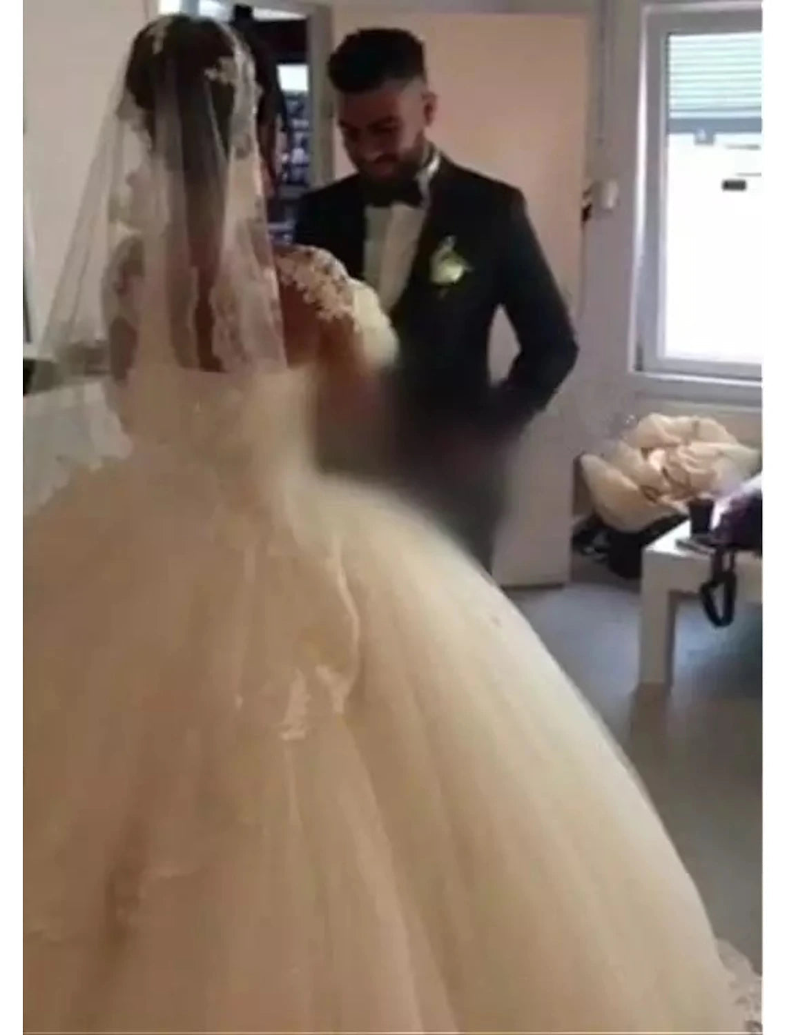 Engagement Formal Wedding Dresses Ball Gown Sweetheart Long Sleeve Floor Length Lace Bridal Gowns