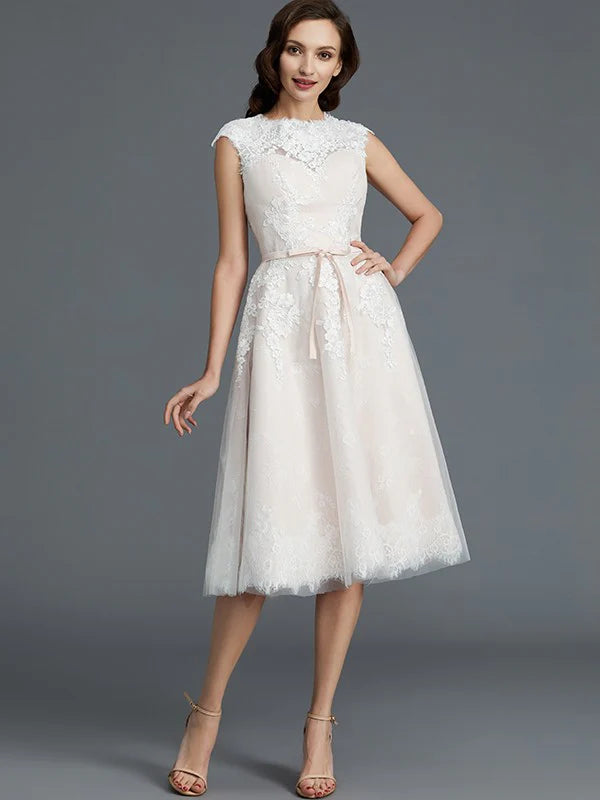A-Line/Princess Sleeveless Bateau Knee-Length Tulle Wedding Dresses Short