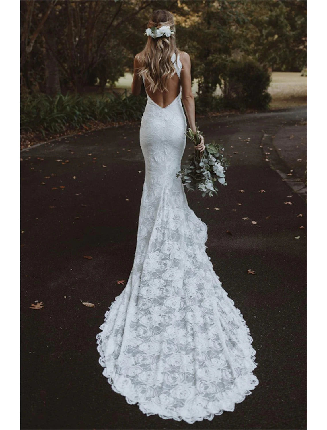 Beach Open Back Boho Wedding Dresses Mermaid / Trumpet Halter Sleeveless Chapel Train Lace Bridal Gowns With Appliques Solid Color Fall Wedding Party