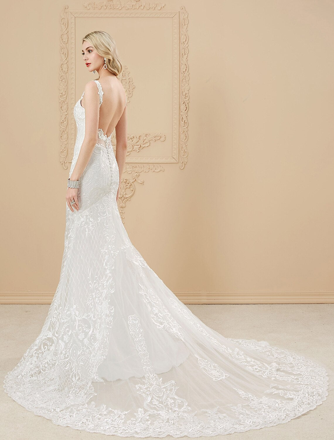 Wedding Dresses Mermaid / Trumpet Sweetheart Spaghetti Strap Chapel Train Satin Bridal Gowns With Buttons