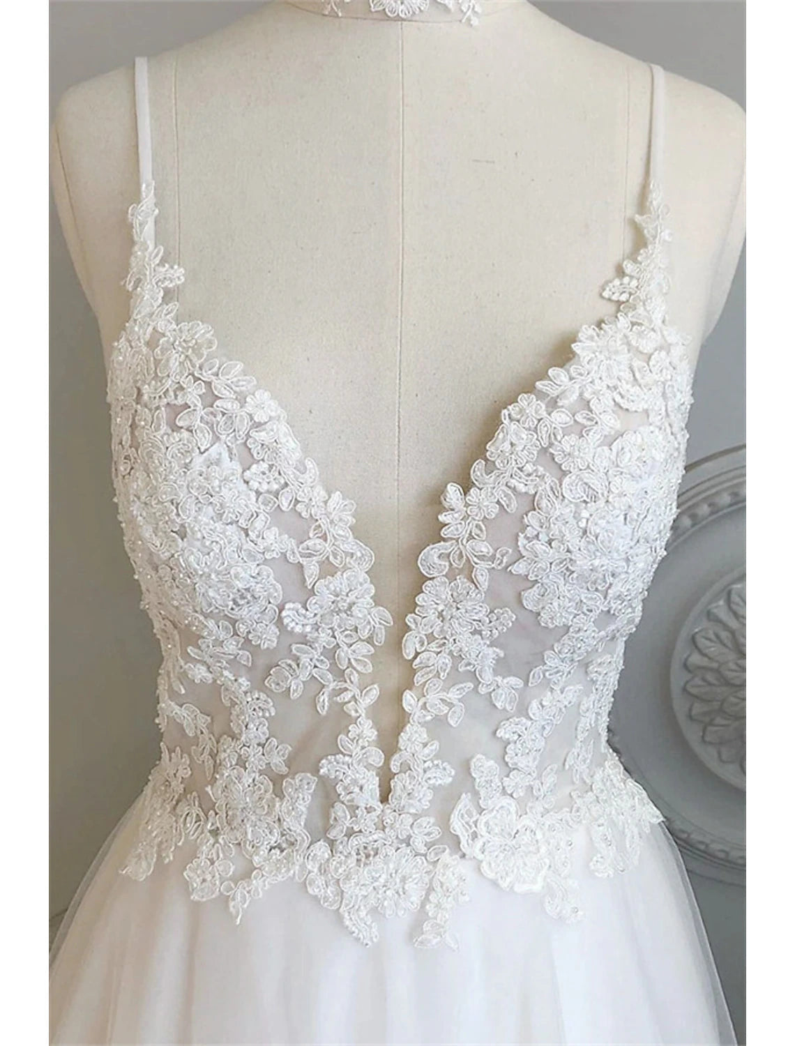 Beach Wedding Dresses Court Train A-Line Spaghetti Strap Sweetheart Lace With Buttons