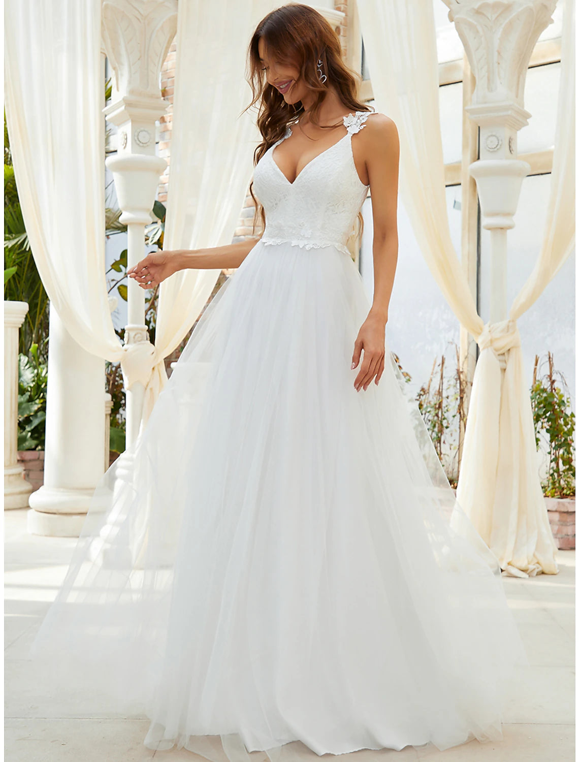 Reception Casual Wedding Dresses A-Line Sweetheart V Wire Regular Straps Sweep / Brush Train Tulle Bridal Gowns With Crystals