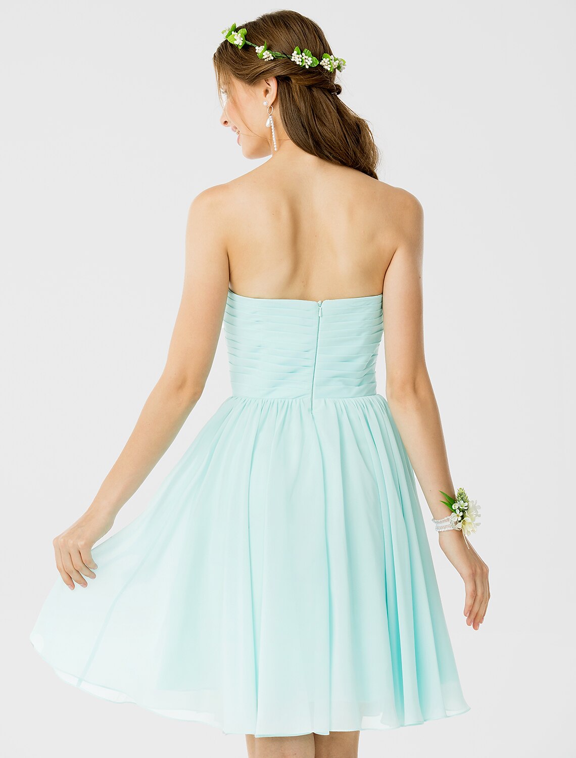 Princess / A-Line Bridesmaid Dress Notched Sleeveless Open Back Knee Length Chiffon with Ruched