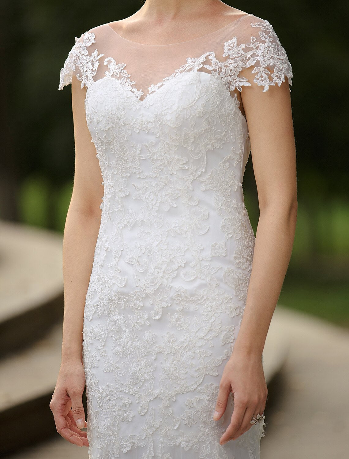 Beach Wedding Dresses Mermaid / Trumpet Illusion Neck Short Sleeve Sweep Train Satin Bridal Gowns With Appliques