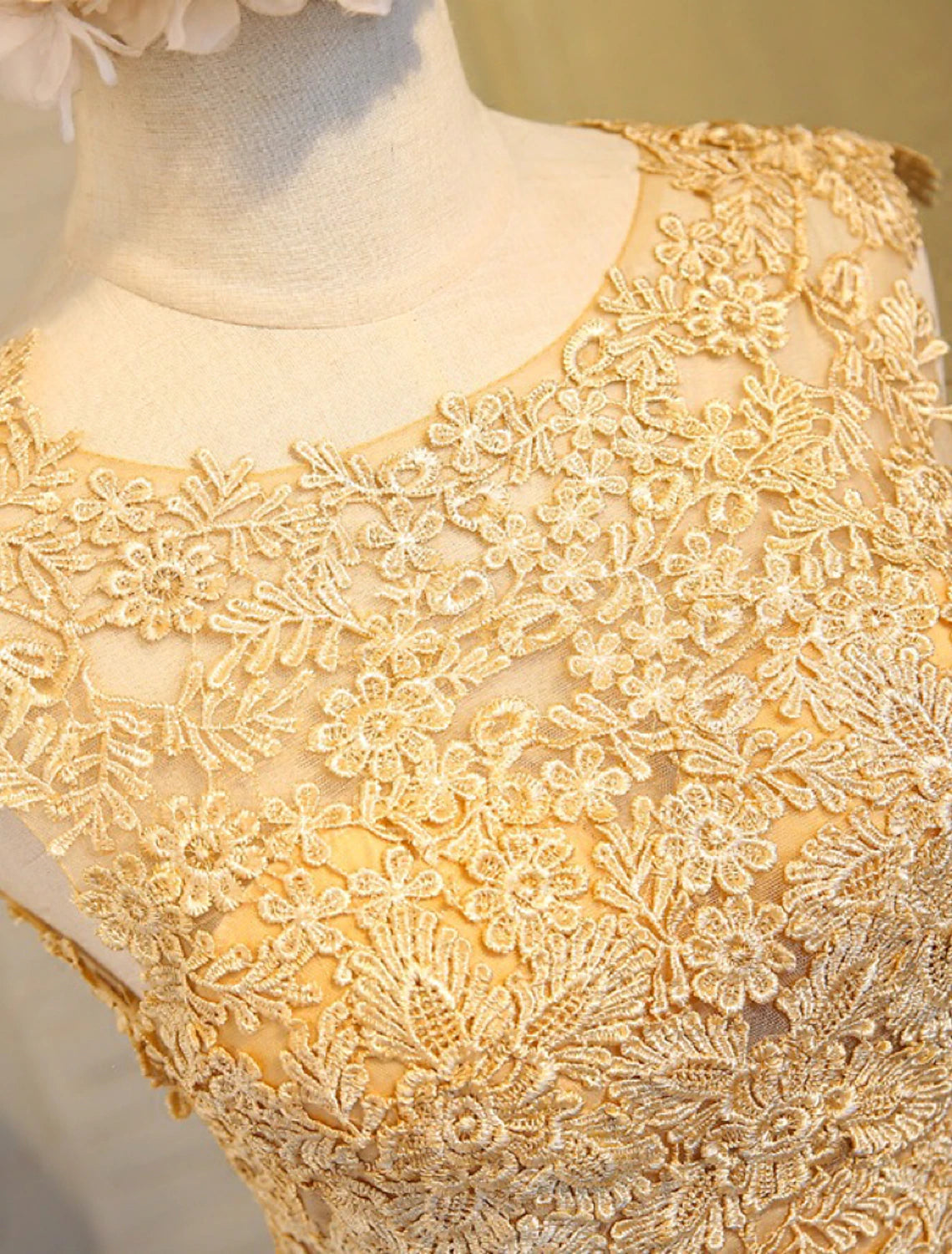 A-Line Lace Homecoming Dresses Open Back Dress Prom Knee Length Sleeveless Jewel Neck Satin