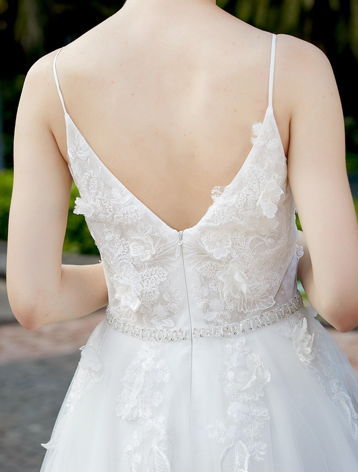 Reception Wedding Dresses A-Line Plunging Neck Sleeveless Floor Length Tulle Over Lace Bridal Gowns With Sashes Beading