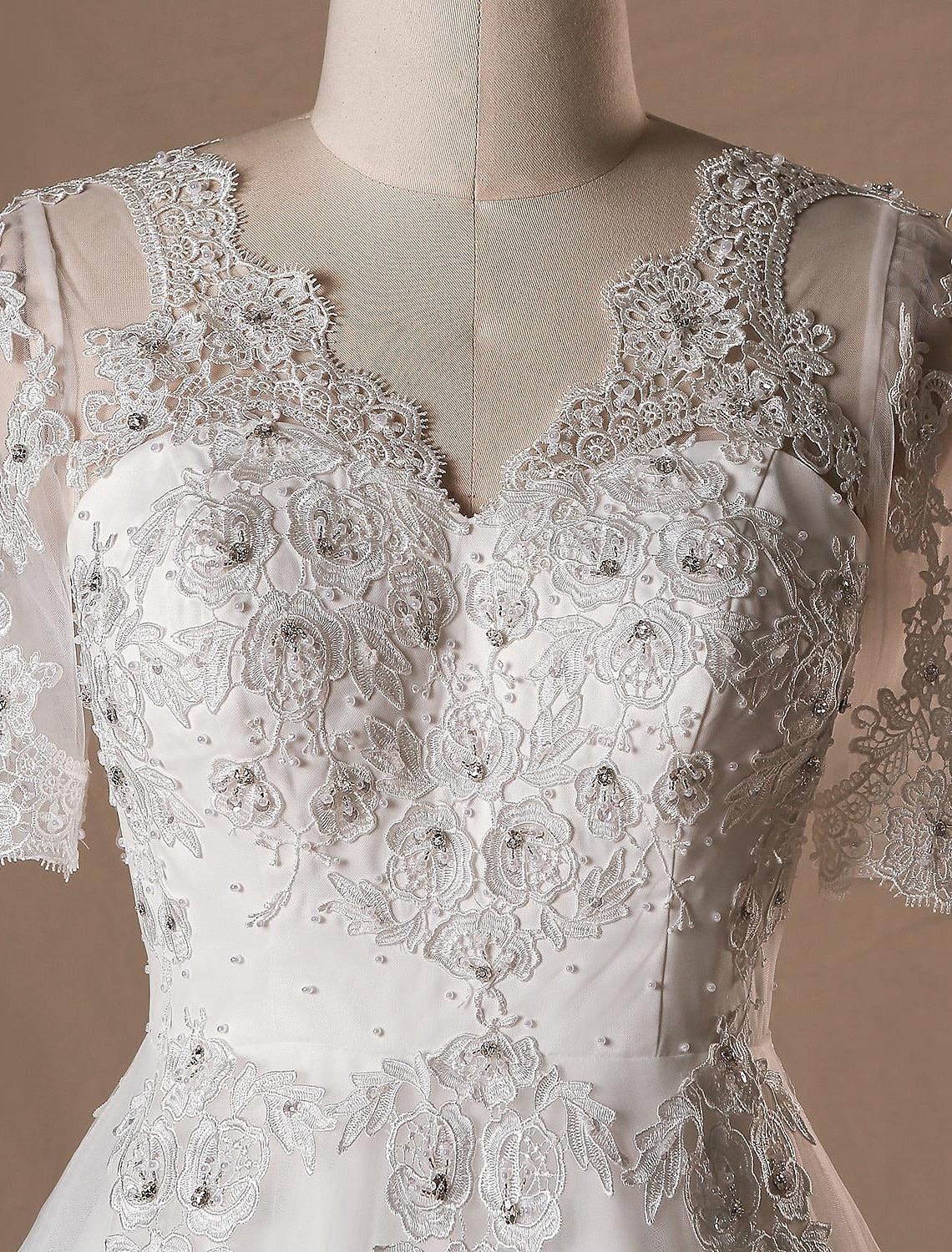 Hall Wedding Dresses A-Line V Neck Half Sleeve Cathedral Train Satin Bridal Gowns With Lace