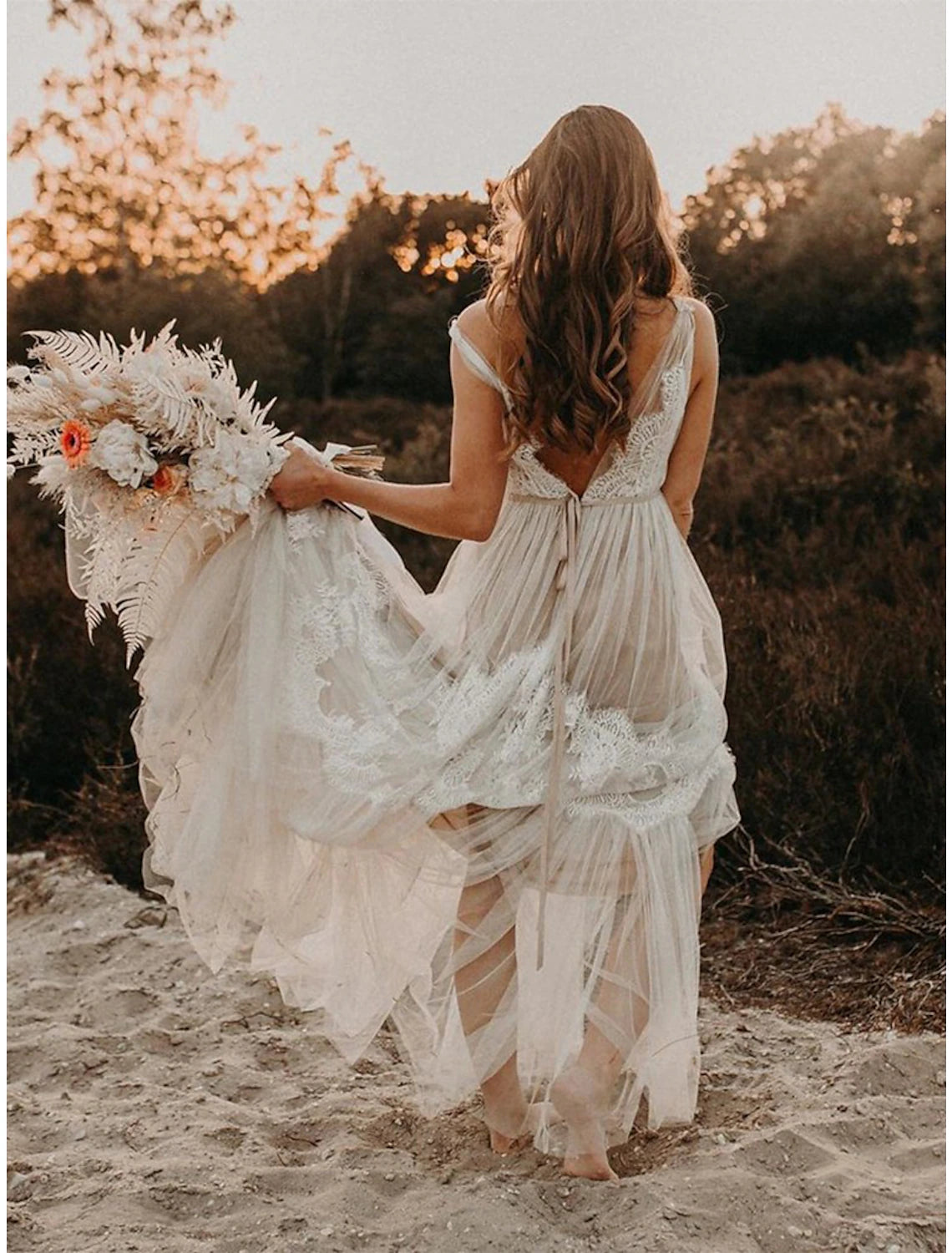 Beach Boho Wedding Dresses A-Line V Neck Sleeveless Court Train Lace Bridal Gowns With Lace Fall Wedding Party