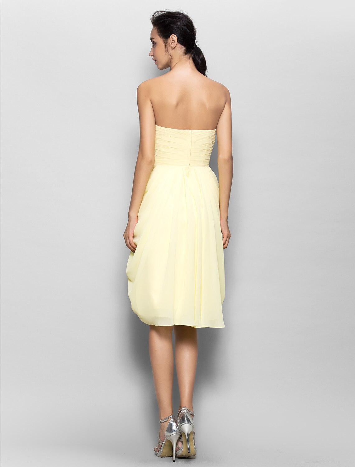 A-Line Sweetheart Neckline Knee Length Chiffon Bridesmaid Dress with Appliques Draping