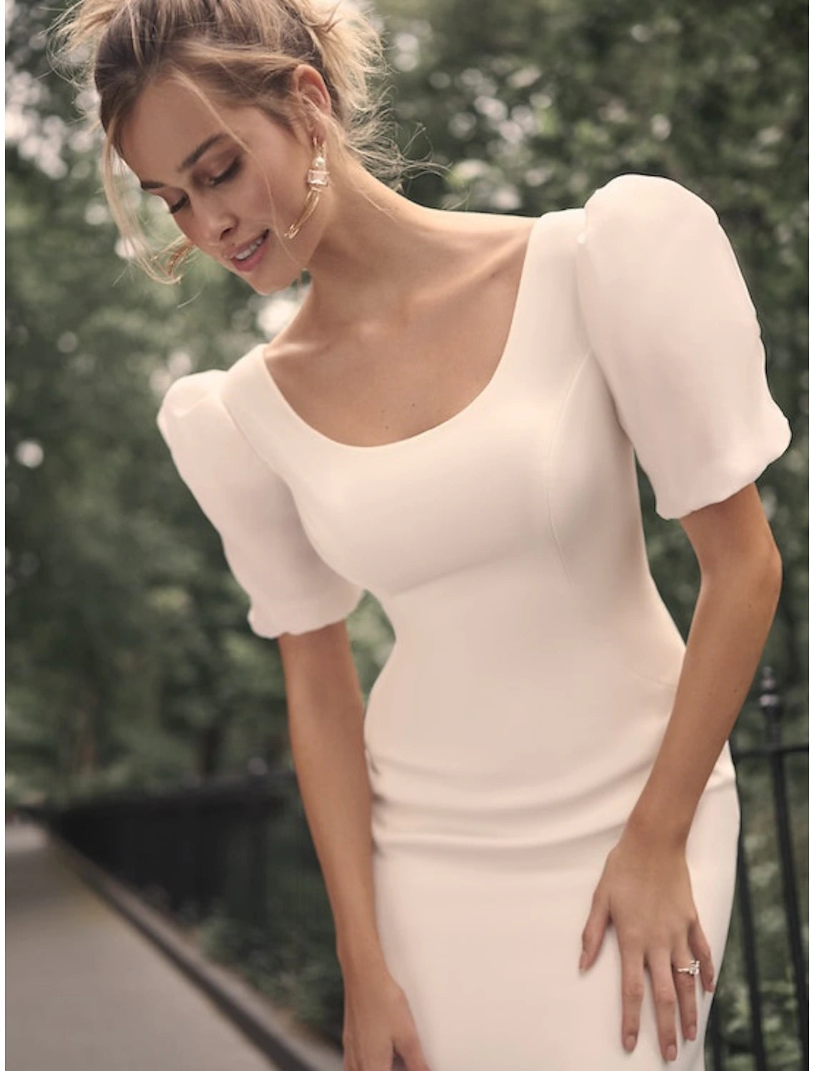 Hall Casual Wedding Dresses Mermaid / Trumpet Scoop Neck Short Sleeve Court Train Satin Bridal Gowns