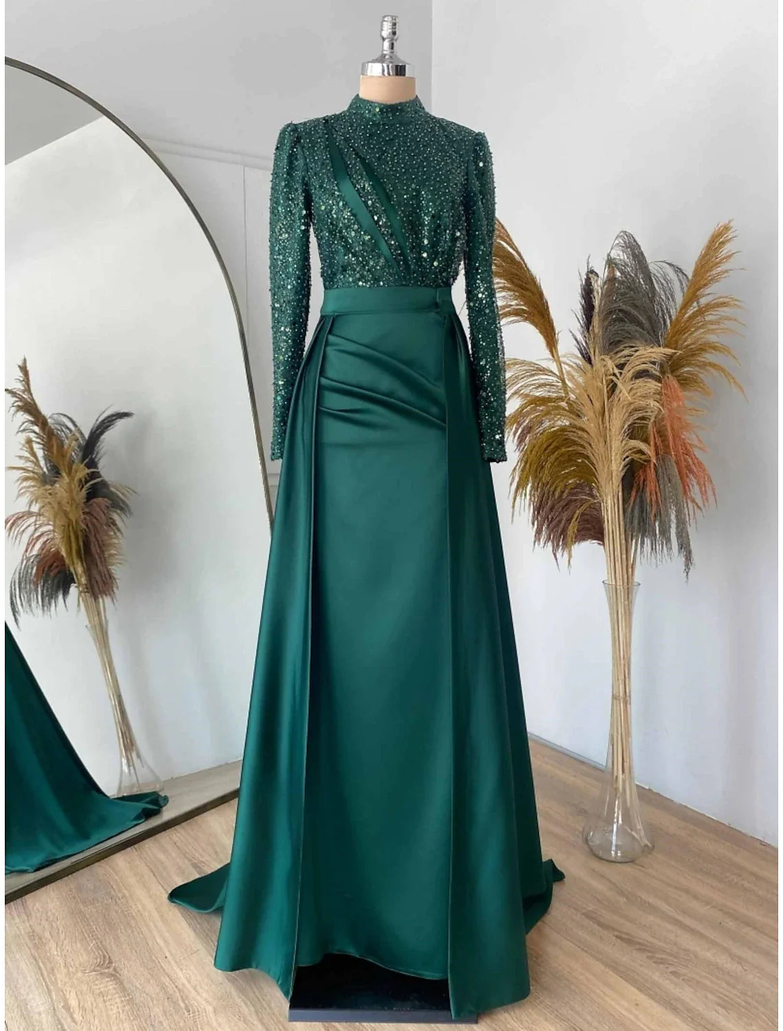 Sheath Formal Dress Evening Gown Christmas Red Green Dress Formal Sweep / Brush Train Long Sleeve Jewel Neck Satin with Pleats Ruched