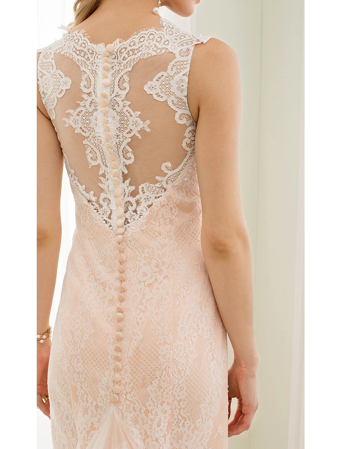 Hall Wedding Dresses Mermaid / Trumpet Plunging Neck Sleeveless Chapel Train Lace Bridal Gowns With Buttons