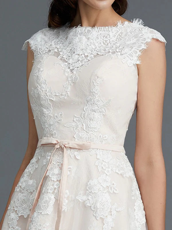 A-Line/Princess Sleeveless Bateau Knee-Length Tulle Wedding Dresses Short