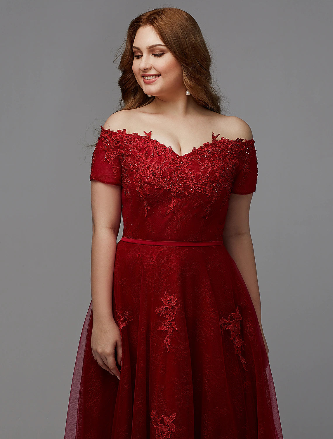 A-Line Plus Size Bridesmaid Dresses Wedding Guest Floor Length Short Sleeve Off Shoulder Lace Lace-up with Beading