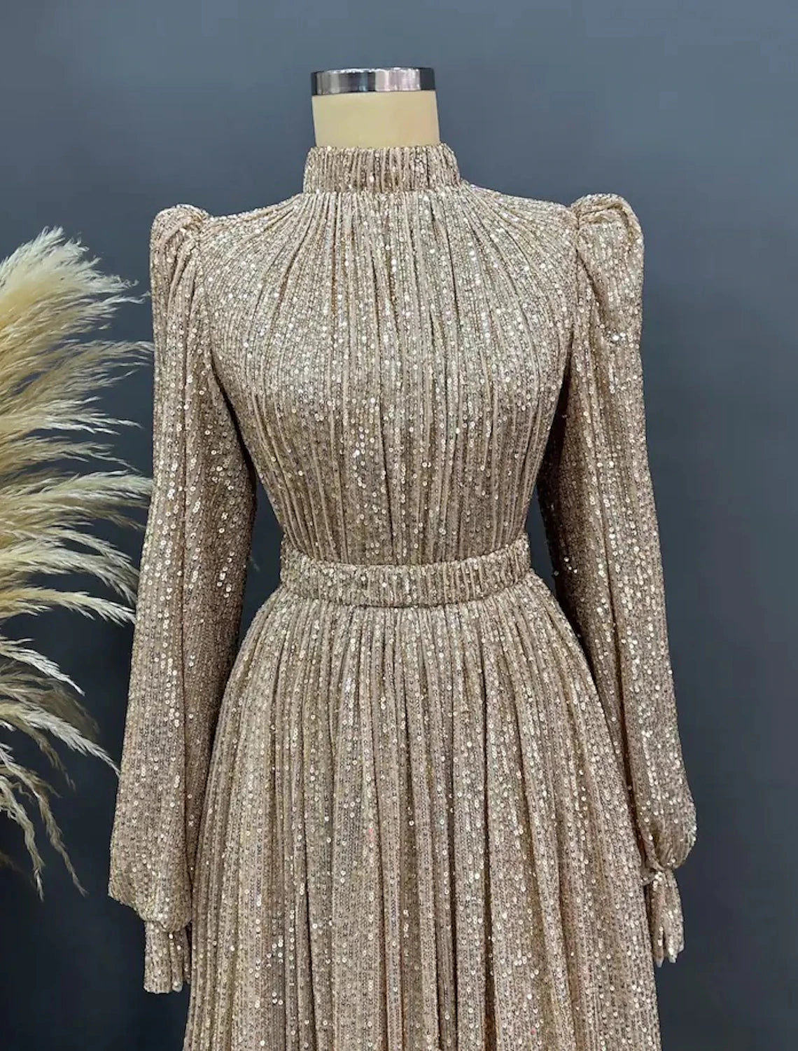 A-Line Evening Gown Glittering Dress Christmas Black Tie Floor Length Long Sleeve Jewel Neck Fall Wedding Guest Sequined