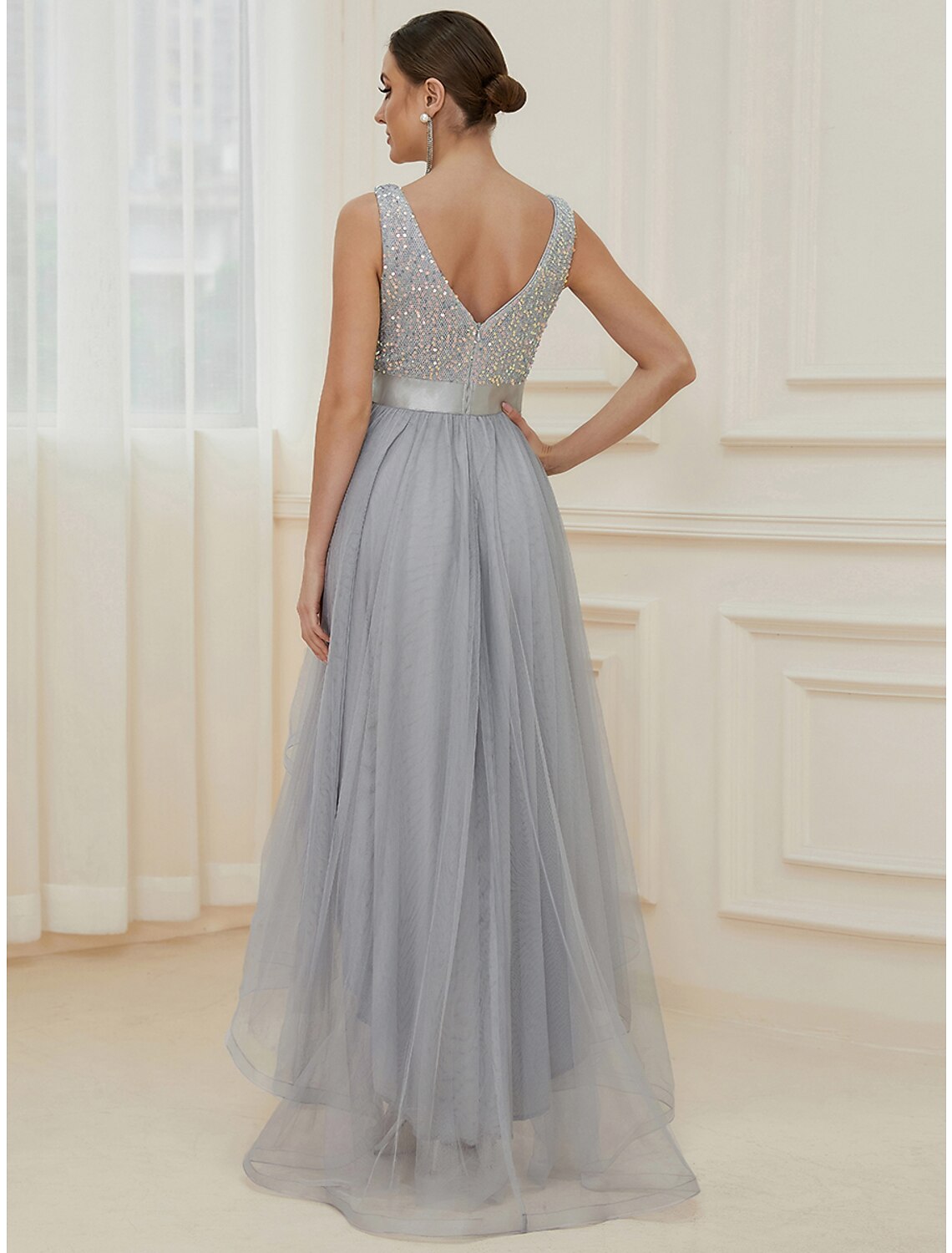 A-Line Bridesmaid Dress V Neck Sleeveless Elegant Asymmetrical Sequined with Sequin