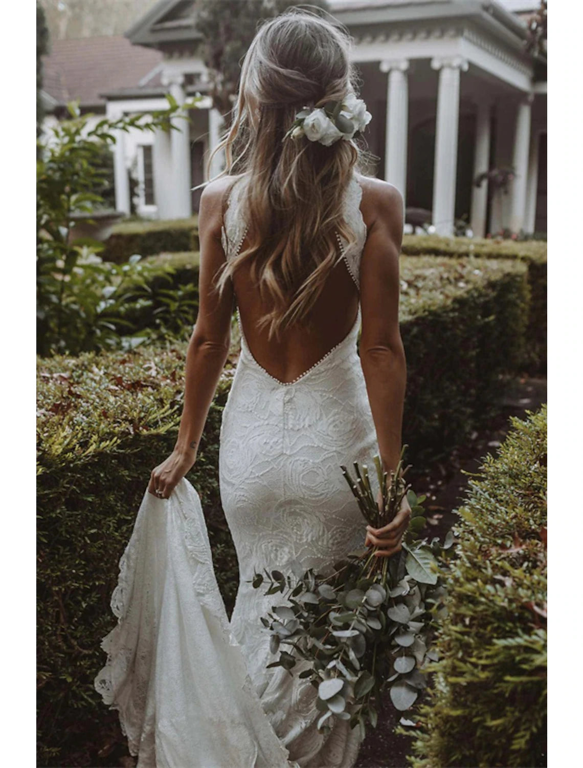 Beach Open Back Boho Wedding Dresses Mermaid / Trumpet Halter Sleeveless Chapel Train Lace Bridal Gowns With Appliques Solid Color Fall Wedding Party