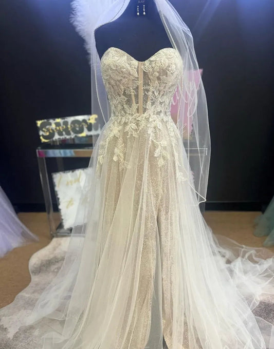 A-Line Neckline Tulle Wedding Dress With Appliques Off Shoulder Without Headscarf