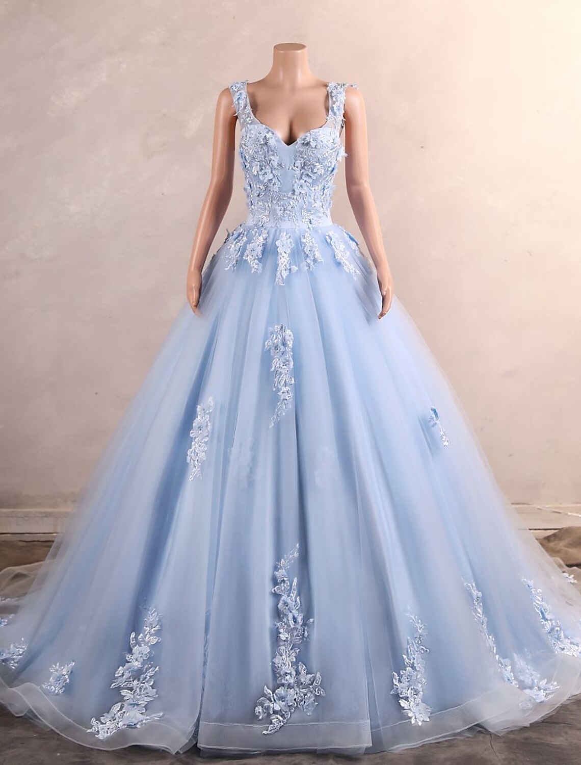 Ball Gown Quinceanera Dresses Elegant Dress Quinceanera Sweet 16 Court Train Sleeveless Sweetheart African American Tulle Cowl Back