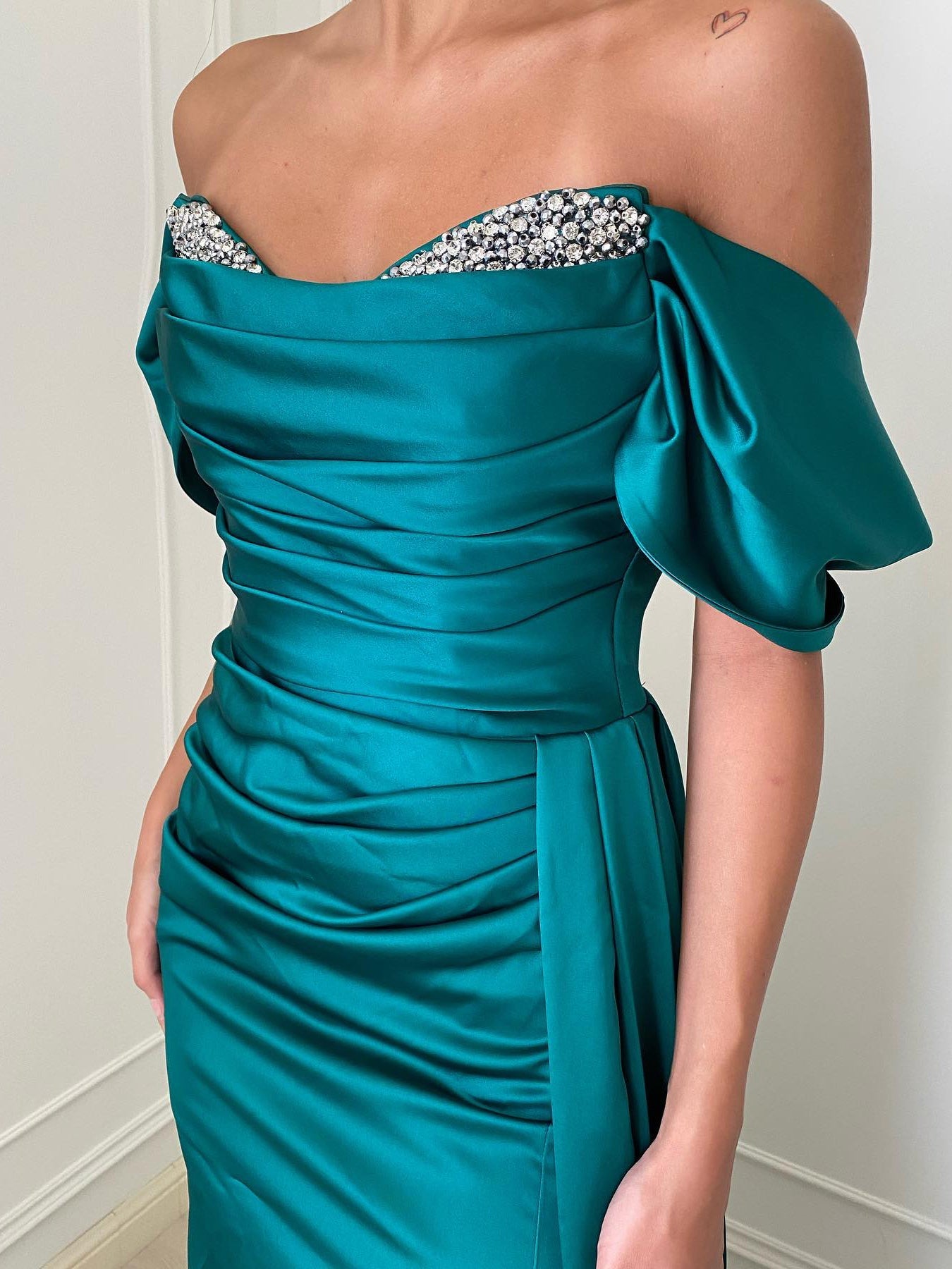 Sheath/Column Off-The-Shoulder Floor-Length Long Dresses With Split Side & Beading Sexy Evening Dresses