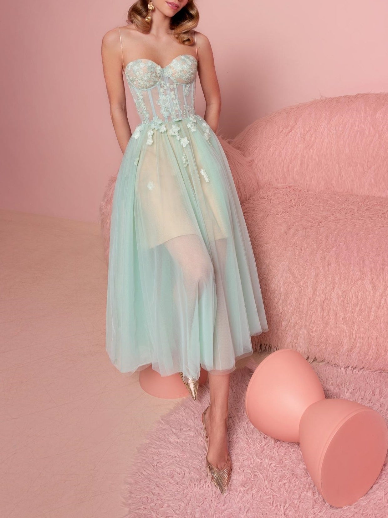 A-Line/Princess Strapless Sleeveless Tea-Length Cocktail Dress With Applique Off Shoulder