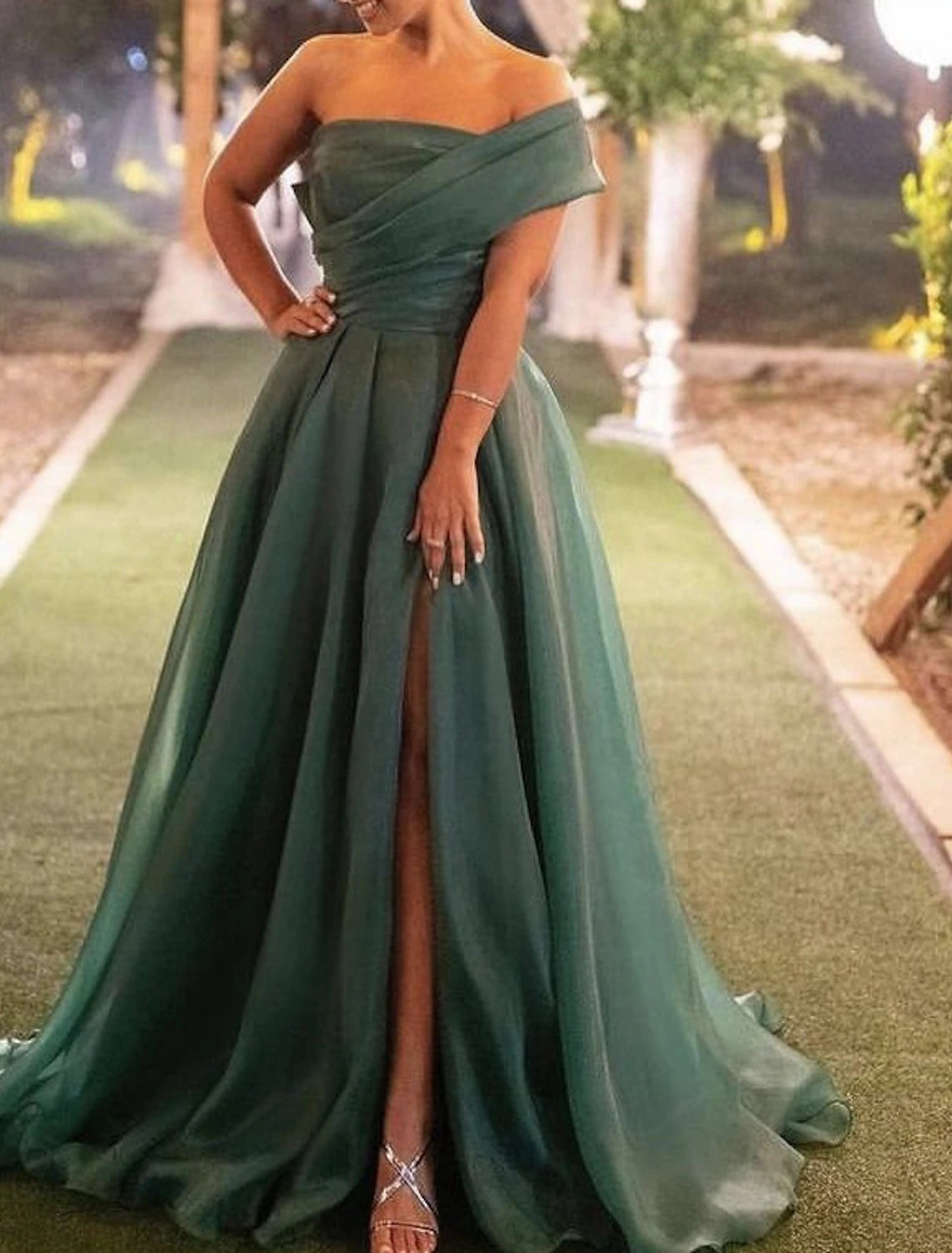 A-Line Evening Gown Red Green Dress Wedding Guest Prom Sweep / Brush Train Short Sleeve One Shoulder Organza