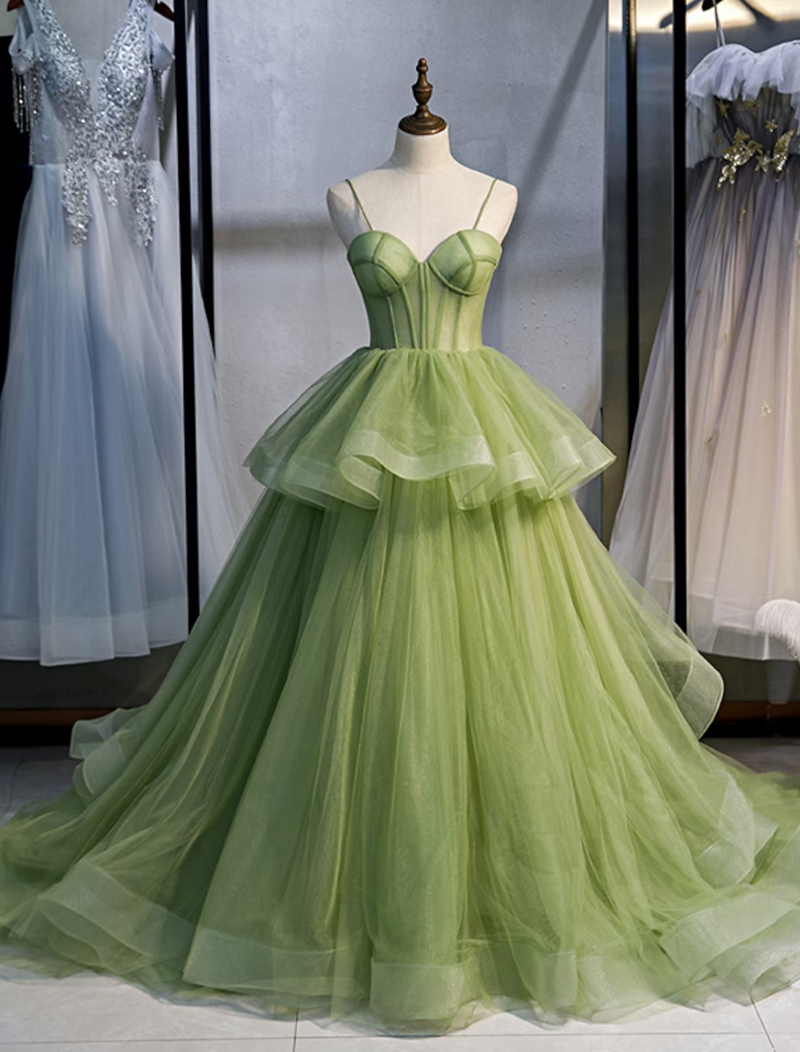 Ball Gown Quinceanera Dresses Elegant Dress Performance Court Train Sleeveless Spaghetti Strap Tulle