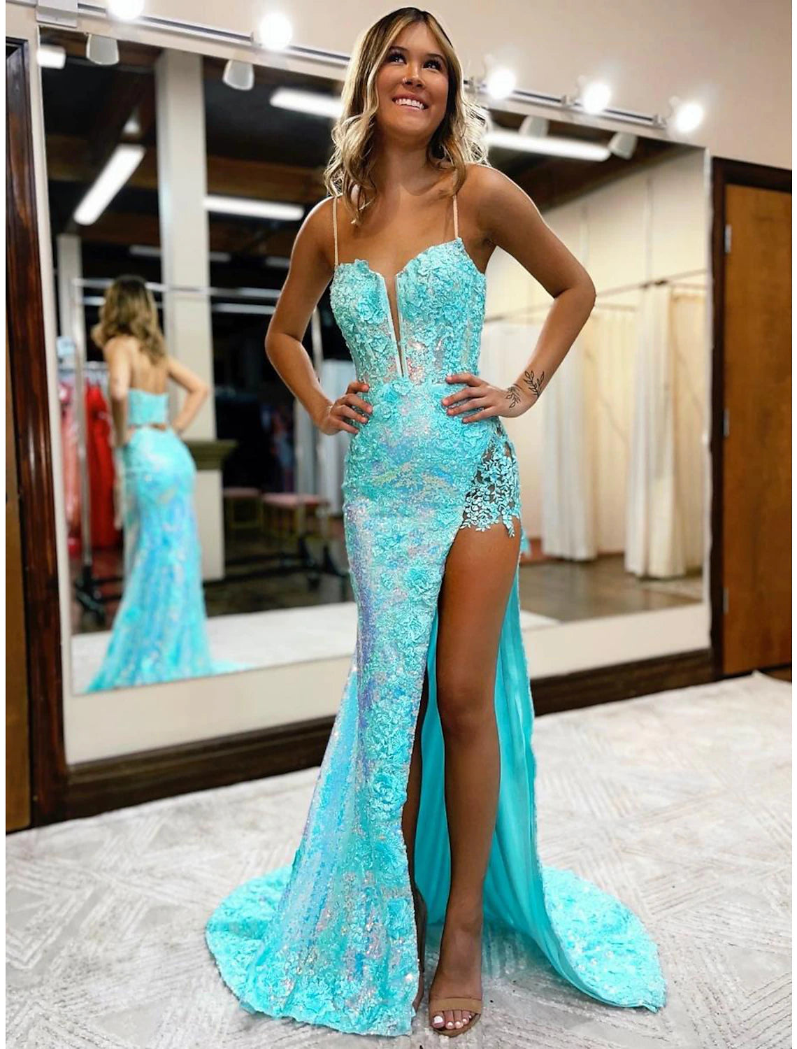 Mermaid / Trumpet Prom Dresses High Split Dress Formal Wedding Party Court Train Sleeveless V Neck Sequined
