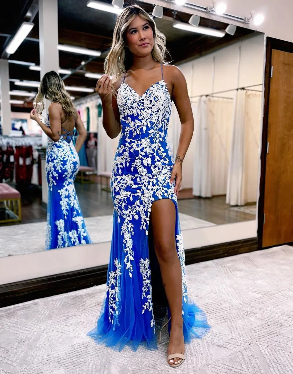 Mermaid Corset Back Prom Dress With Appliques V-neck Sexy Long