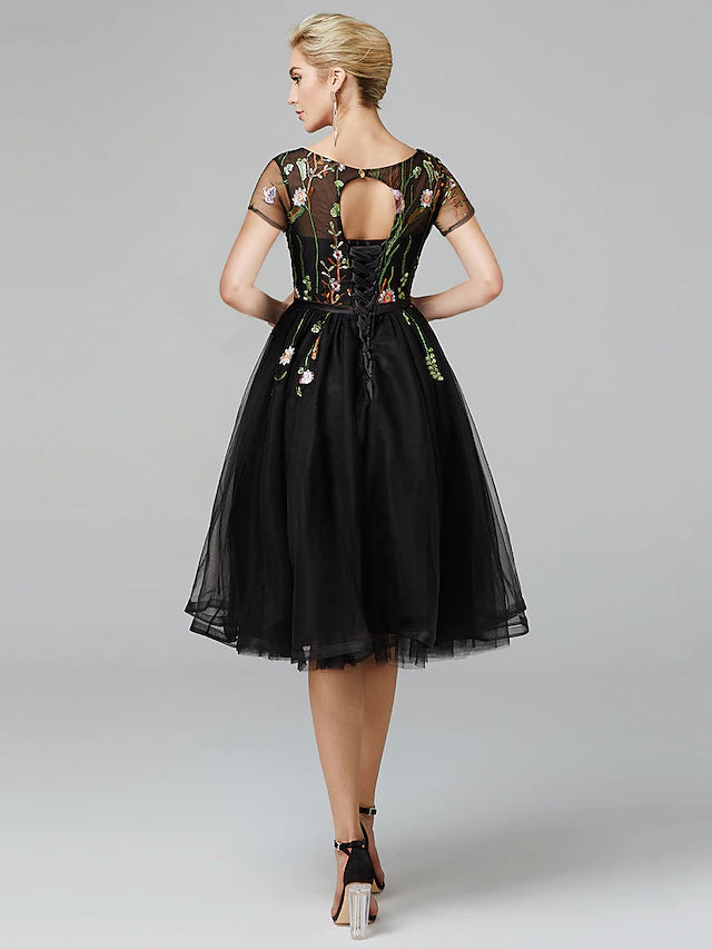 A-Line Elegant Floral Engagement Formal Evening Dress Illusion Neck Short Sleeve Knee Length Lace with Pleats