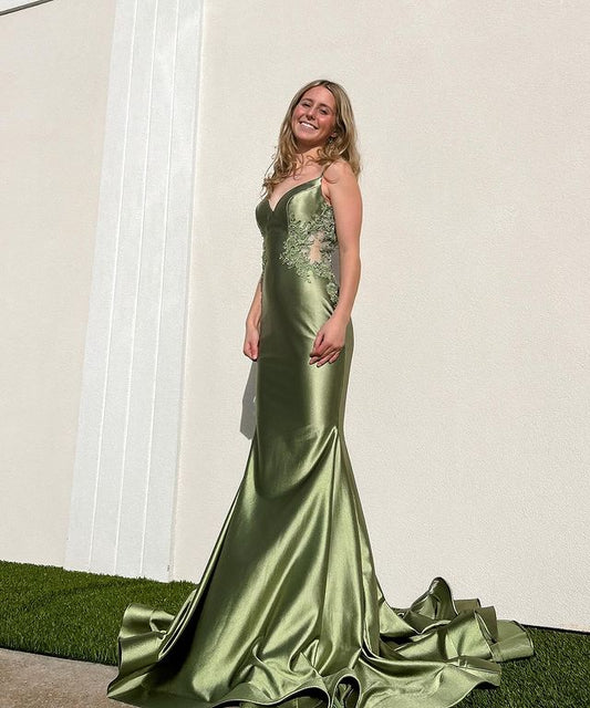 Long Mermaid Spaghetti Straps V Neck Satin Backless Evening Dress Charming Applique Prom Dresses Sexy