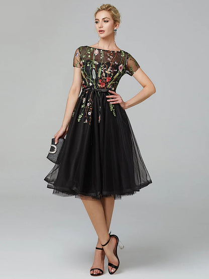 A-Line Elegant Floral Engagement Formal Evening Dress Illusion Neck Short Sleeve Knee Length Lace with Pleats