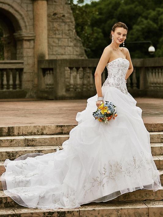 Ball Gown Wedding Dresses Strapless Court Train Organza Strapless Country Romantic Plus Size with Pick Up Skirt