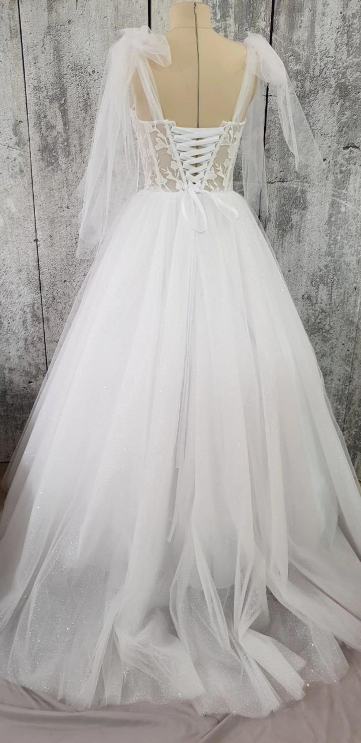 White Tulle Sweetheart Lace-Up A-Line Long Wedding Dress Long