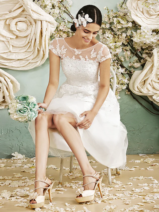 A-Line Wedding Dresses Halter Neck Floor Length Chiffon Sleeveless See-Through with Sequin Criss-Cross Beautiful